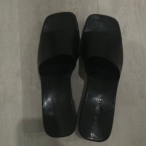 Steve Madden Block Heel Mule In Black